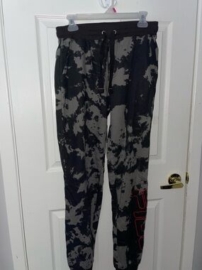 Fila Black & Gray Jogger Sweatpants- men’s S